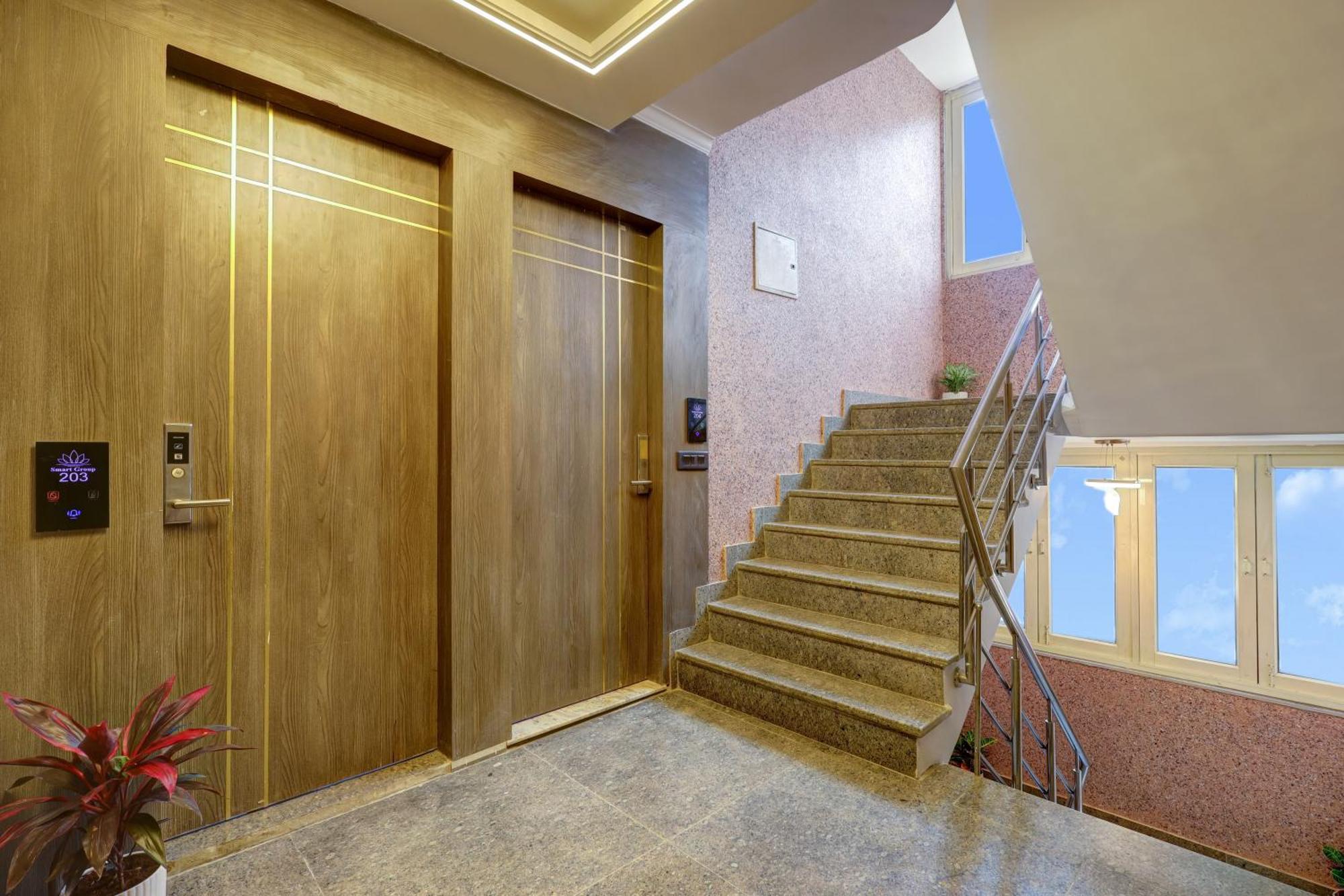Hotel Armani Suites By Smart Group Yeni Delhi Dış mekan fotoğraf